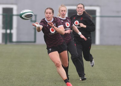 100424 - Wales Women Rugby Training - Lisa Neumann, Catherine Richards and Nel Metcalfe during a training session ahead of Wales’ Women’s 6 Nations match against Ireland