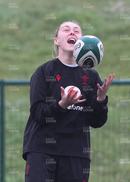 100424 - Wales Women Rugby Training - Hannah Jones during a training session ahead of Wales’ Women’s 6 Nations match against Ireland
