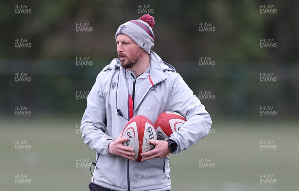 110423 - Wales Women Rugby Training Session - Wales assistant coach Mike Hill during a training session ahead of the TicTok Women’s 6 Nations match against England