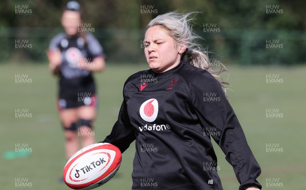 130423 - Wales Women Rugby Training - Hannah Bluck during training ahead of the TicTok Women’s 6 Nations match against England 