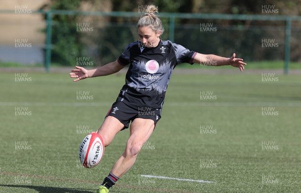 130423 - Wales Women Rugby Training - Elinor Snowsill during training ahead of the TicTok Women’s 6 Nations match against England 