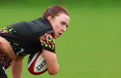 140426 - Wales Women Rugby Training - Sian Jones during a rugby training session ahead of the Women’s 6 Nations match against France