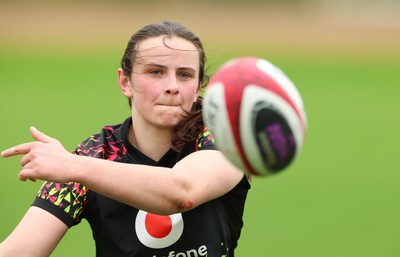 140426 - Wales Women Rugby Training - Branwen Metcalfe during a rugby training session ahead of the Women’s 6 Nations match against France