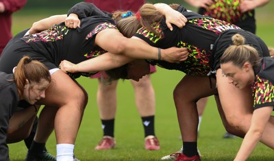 140426 - Wales Women Rugby Training - The Wales forwards scrum down during a rugby training session ahead of the Women’s 6 Nations match against France