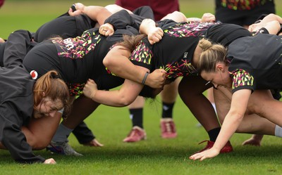 140426 - Wales Women Rugby Training - The Wales forwards scrum down during a rugby training session ahead of the Women’s 6 Nations match against France