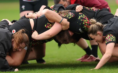140426 - Wales Women Rugby Training - The Wales forwards scrum down during a rugby training session ahead of the Women’s 6 Nations match against France