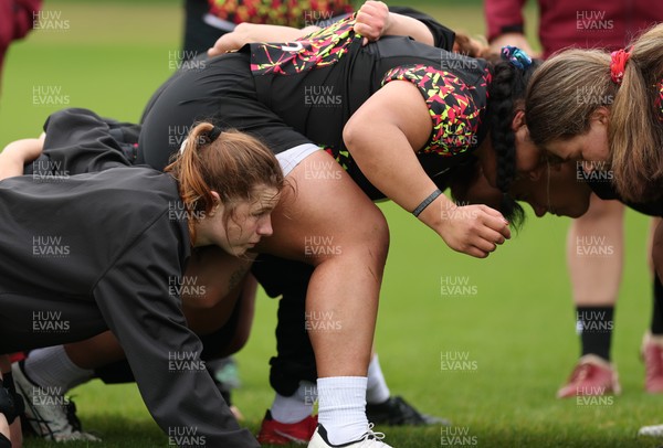 140426 - Wales Women Rugby Training - Kate looks on as the Wales forwards scrum down during a rugby training session ahead of the Women’s 6 Nations match against France