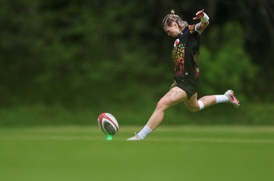 140526 - Wales Women Rugby Training - Keira Bevan during a rugby training session ahead of their final Women’s 6 Nations match against Italy