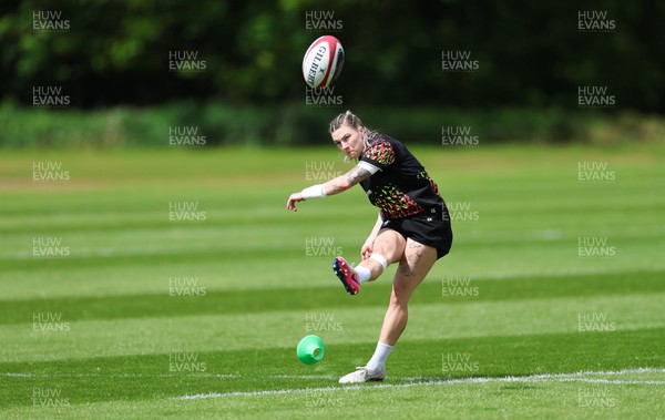 140526 - Wales Women Rugby Training - Keira Bevan during a rugby training session ahead of their final Women’s 6 Nations match against Italy