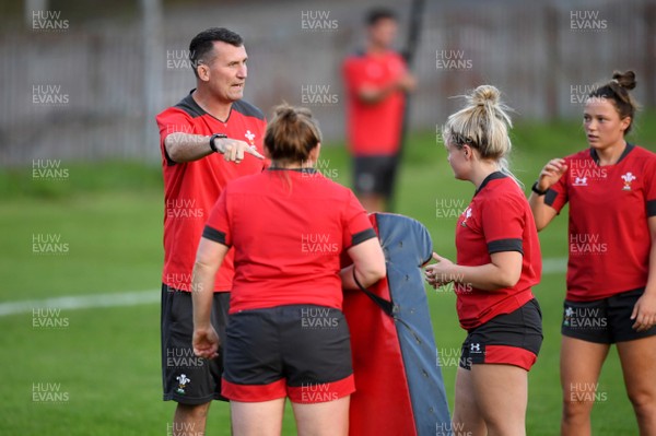 140920 - Wales Women Rugby Training - Geraint Lewis during training