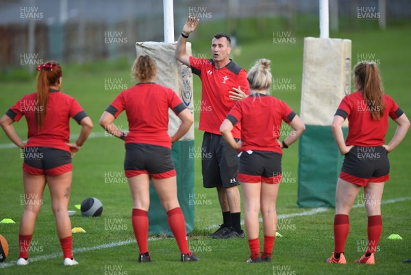 140920 - Wales Women Rugby Training - Geraint Lewis during training