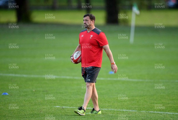 140920 - Wales Women Rugby Training - Chris Horsman during training