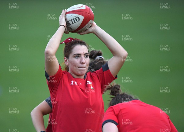 140920 - Wales Women Rugby Training - Georgia Evans during training