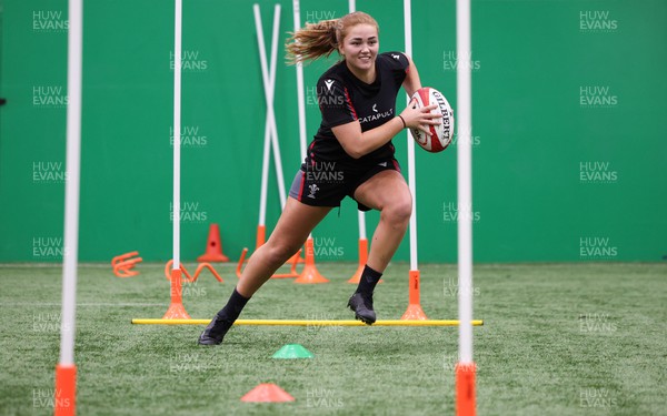 140923 - Wales Women Rugby Training Session - Niamh Terry during training session