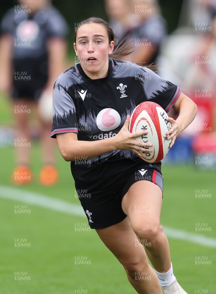 140923 - Wales Women Rugby Training Session - Nel Metcalfe during training session