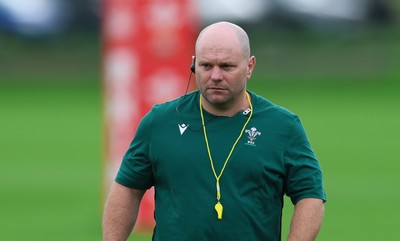 140926 Wales Women Rugby Training Session - Sean Lynn, Wales Head coach during a rugby training session ahead of the WXV matches against South Africa and USA