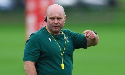 140926 Wales Women Rugby Training Session - Sean Lynn, Wales Head coach during a rugby training session ahead of the WXV matches against South Africa and USA