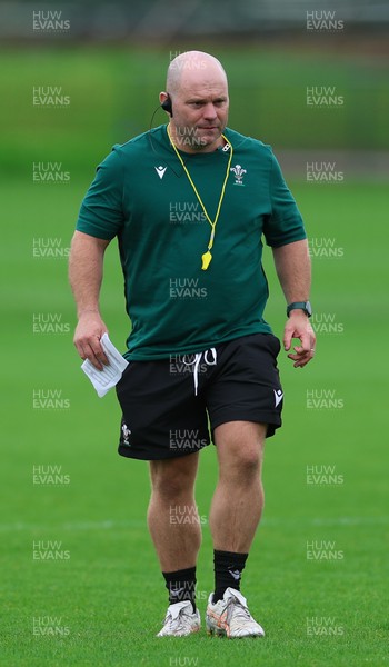 140926 Wales Women Rugby Training Session - Sean Lynn, Wales Head coach during a rugby training session ahead of the WXV matches against South Africa and USA