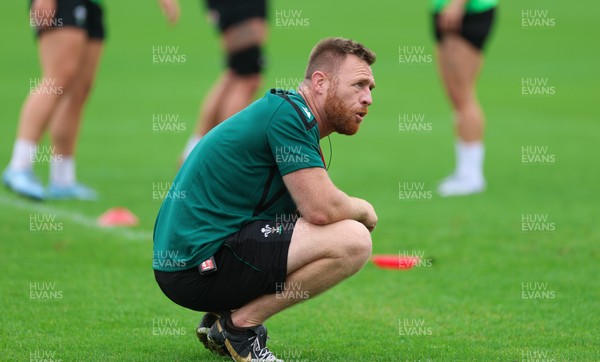 140926 Wales Women Rugby Training Session - Tyrone Holmes, Defence coach during a rugby training session ahead of the WXV matches against South Africa and USA