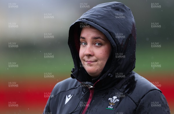 150224 - Wales Women Extended Squad Training session - Elin Drake during training session as preparations get under way for the Women’s 6 Nations