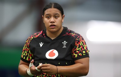 150825 - Wales Women Rugby Training - Sisilia Tuipulotu during their final training session at their Vale headquarters before heading to Manchester for the start of the Women’s Rugby World Cup