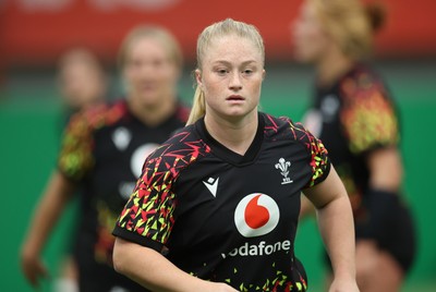150825 - Wales Women Rugby Training - Seren Lockwood during their final training session at their Vale headquarters before heading to Manchester for the start of the Women’s Rugby World Cup