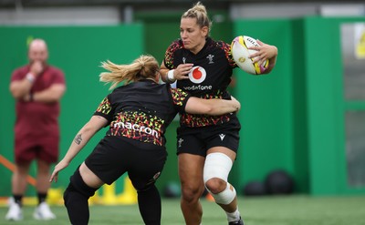 150825 - Wales Women Rugby Training - Kerin Lake during their final training session at their Vale headquarters before heading to Manchester for the start of the Women’s Rugby World Cup