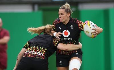 150825 - Wales Women Rugby Training - Kerin Lake during their final training session at their Vale headquarters before heading to Manchester for the start of the Women’s Rugby World Cup