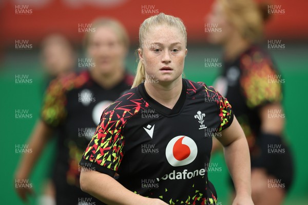 150825 - Wales Women Rugby Training - Seren Lockwood during their final training session at their Vale headquarters before heading to Manchester for the start of the Women’s Rugby World Cup