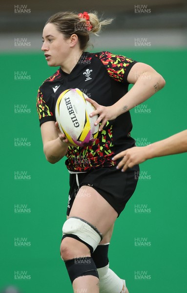 150825 - Wales Women Rugby Training - Gwen Crabb during their final training session at their Vale headquarters before heading to Manchester for the start of the Women’s Rugby World Cup