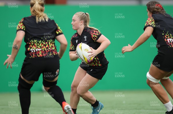 150825 - Wales Women Rugby Training - Seren Lockwood during their final training session at their Vale headquarters before heading to Manchester for the start of the Women’s Rugby World Cup