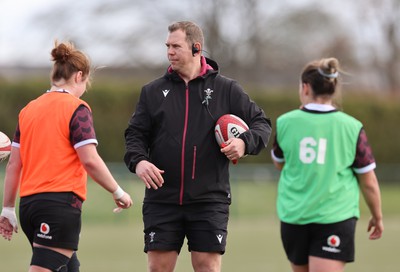 160424 - Wales Women Rugby Training -  Ioan Cunningham, Wales Women head coach, during a training session ahead of Wales’ Guinness Women’s 6 Nations match against France