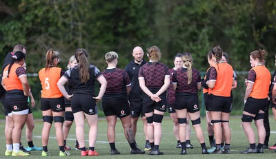 160424 - Wales Women Rugby Training -  Mike Hill, Wales Women forwards coach, speaks to the forwards during a training session ahead of Wales’ Guinness Women’s 6 Nations match against France