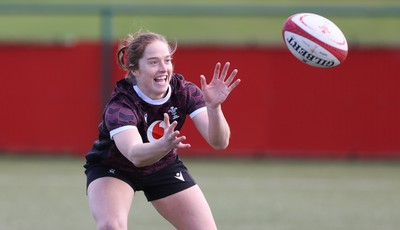 160424 - Wales Women Rugby Training -  Lisa Neumann during a training session ahead of Wales’ Guinness Women’s 6 Nations match against France