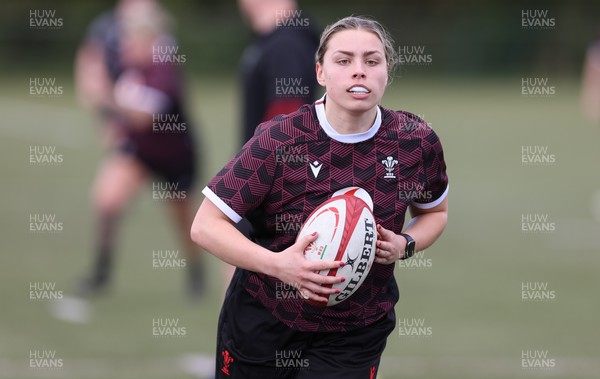 160424 - Wales Women Rugby Training - Amelia Tutt during a training session ahead of Wales’ Guinness Women’s 6 Nations match against France