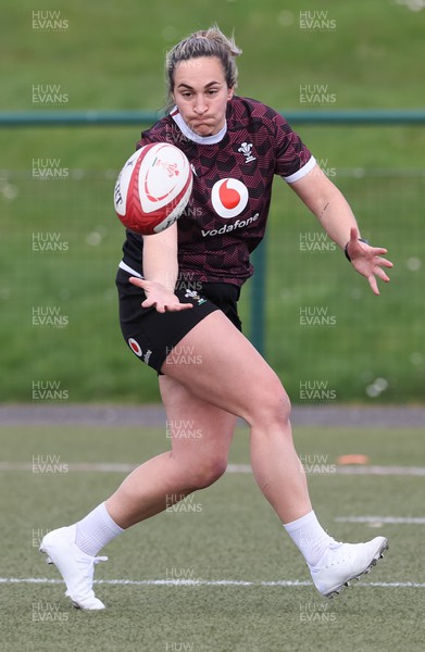 160424 - Wales Women Rugby Training - Courtney Keight during a training session ahead of Wales’ Guinness Women’s 6 Nations match against France