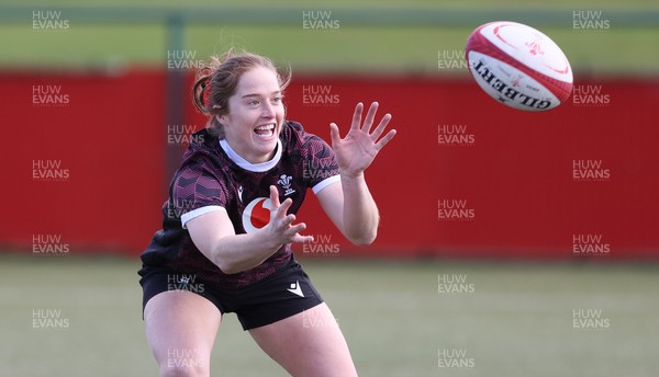 160424 - Wales Women Rugby Training -  Lisa Neumann during a training session ahead of Wales’ Guinness Women’s 6 Nations match against France
