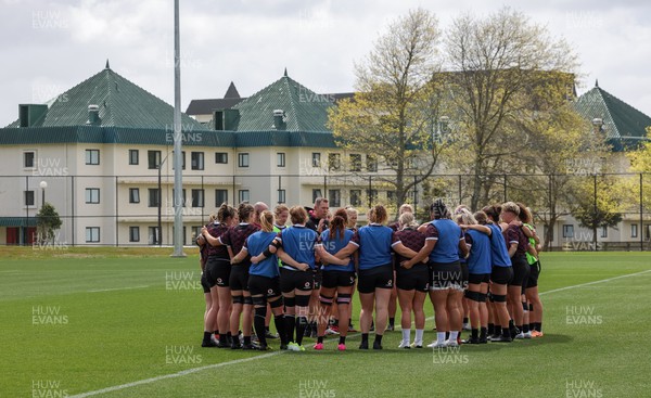 161023 - Wales Women Rugby Training Session - The Wales squad during a training session at NZCIS ahead of their first WXV1 match against Canada in Wellington 