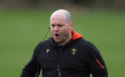 170325 Wales Women 6 Nations Rugby Training - New Wales Women head coach Sean Lynn takes charge of his first full training session, ahead of the opening Women’s Six  Nations match against Scotland