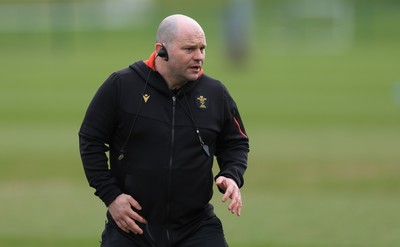 170325 Wales Women 6 Nations Rugby Training - New Wales Women head coach Sean Lynn takes charge of his first full training session, ahead of the opening Women’s Six  Nations match against Scotland