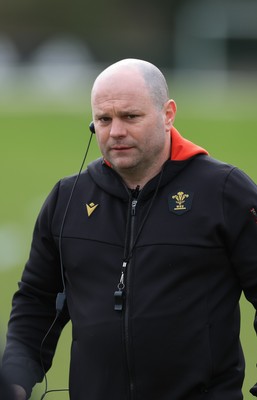 170325 Wales Women 6 Nations Rugby Training - New Wales Women head coach Sean Lynn takes charge of his first full training session, ahead of the opening Women’s Six  Nations match against Scotland