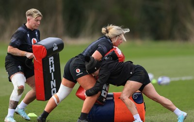 170325 Wales Women 6 Nations Rugby Training - Wales Women during training ahead of the opening Women’s Six Nations match against Scotland