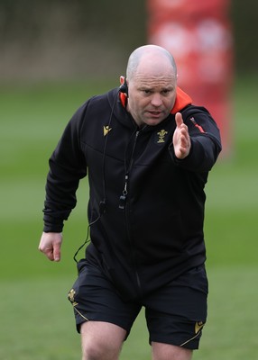 170325 Wales Women 6 Nations Rugby Training - New Wales Women head coach Sean Lynn takes charge of his first full training session, ahead of the opening Women’s Six  Nations match against Scotland