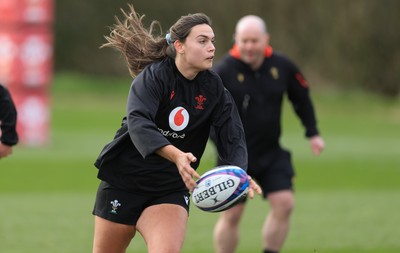 170325 Wales Women 6 Nations Rugby Training - Bryonie King during training ahead of the opening Women’s Six Nations match against Scotland