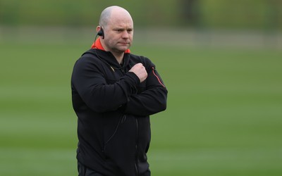 170325 Wales Women 6 Nations Rugby Training - New Wales Women head coach Sean Lynn takes charge of his first full training session, ahead of the opening Women’s Six  Nations match against Scotland