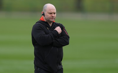 170325 Wales Women 6 Nations Rugby Training - New Wales Women head coach Sean Lynn takes charge of his first full training session, ahead of the opening Women’s Six  Nations match against Scotland