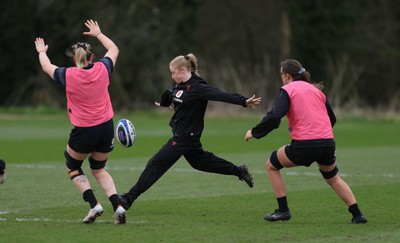 170325 Wales Women 6 Nations Rugby Training - Catherine Richards during training ahead of the opening Women’s Six Nations match against Scotland