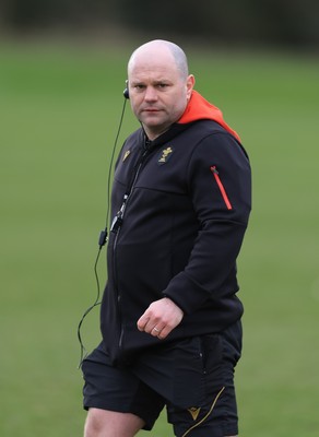 170325 Wales Women 6 Nations Rugby Training - New Wales Women head coach Sean Lynn takes charge of his first full training session, ahead of the opening Women’s Six  Nations match against Scotland