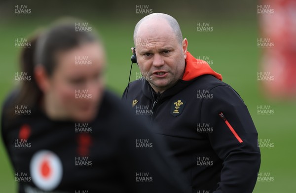 170325 Wales Women 6 Nations Rugby Training - New Wales Women head coach Sean Lynn takes charge of his first full training session, ahead of the opening Women’s Six  Nations match against Scotland