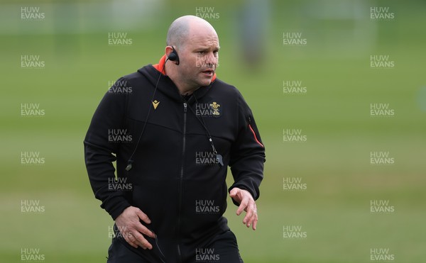 170325 Wales Women 6 Nations Rugby Training - New Wales Women head coach Sean Lynn takes charge of his first full training session, ahead of the opening Women’s Six  Nations match against Scotland